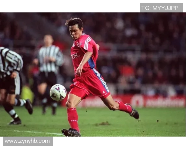 19号球衣的足球明星们盘点及其辉煌成就回顾 19号球衣的足球明星们盘点及其辉煌成就回顾